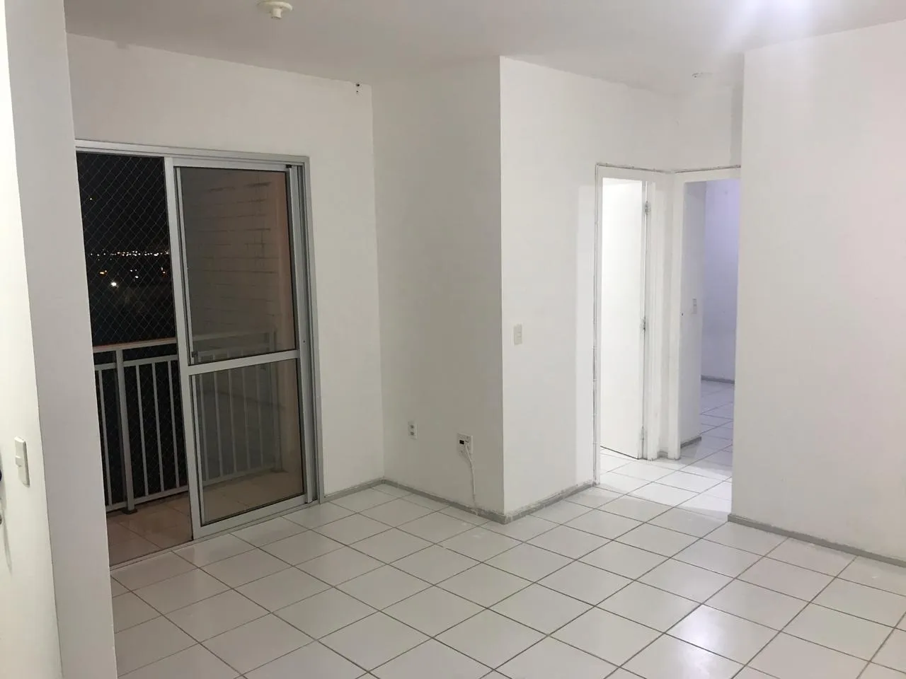 ALUGO APARTAMENTO - BRISAS