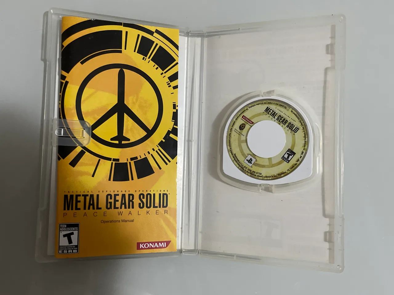 Metal Gear Solid - Peace Walker - Sony PSP - Jogos de Vídeo Game