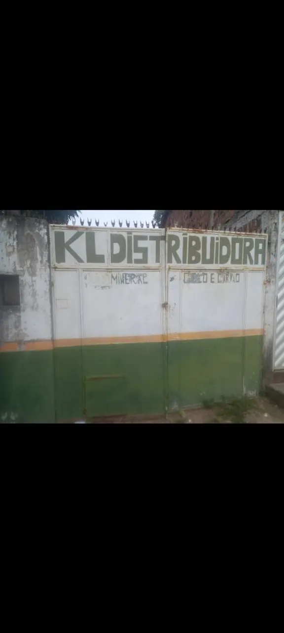 Vende-se um galpão