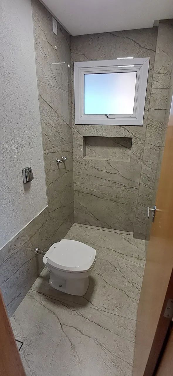 SOBRADO NOVO JARDINS SEVILHA ALTO PADRÃO 3 SUITES PLENAS VARANDA GOURMET PISCINA AQUECIDA  - Foto 3