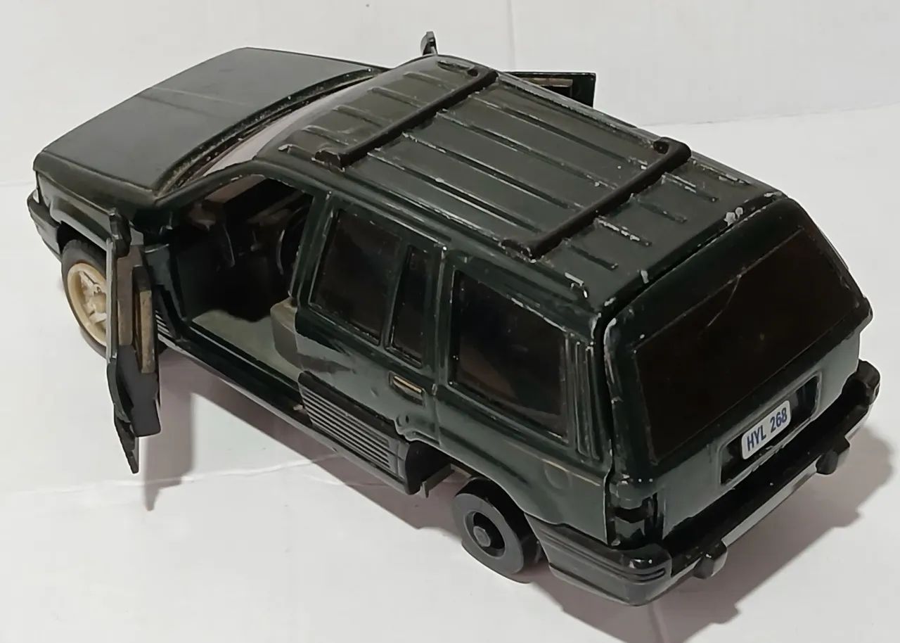 Miniatura Jeep Cherokee 1/24 (para restauração) - Foto 4
