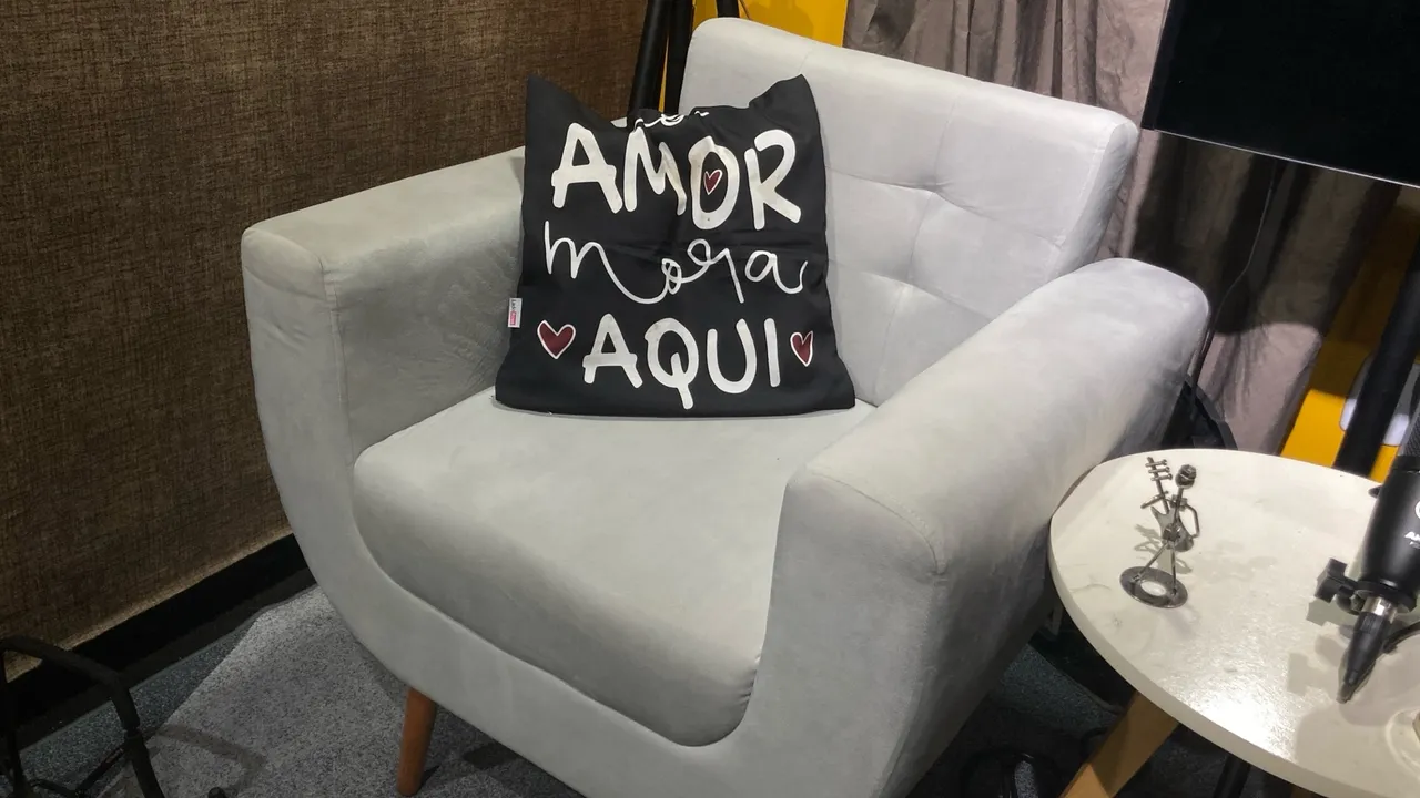 Poltrona confortável e moderna