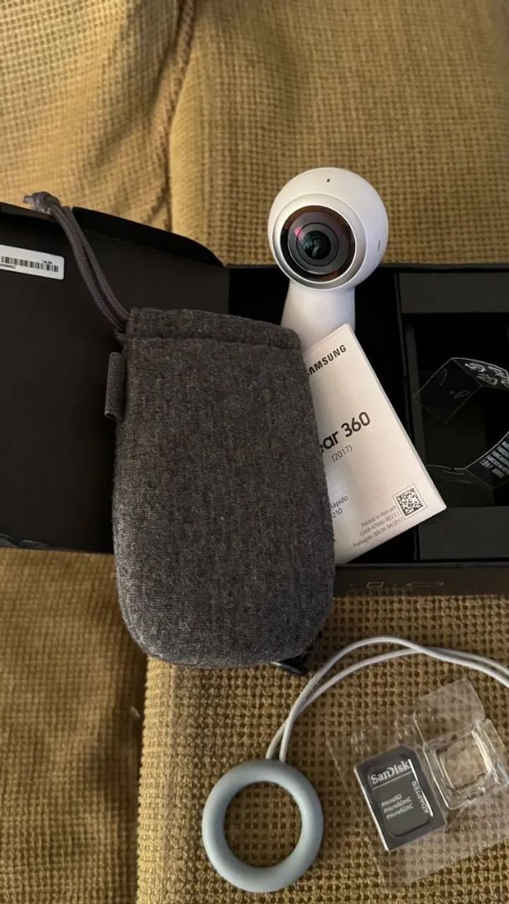 ほぼ未使用 廃盤 付属品完備 GALAXY Gear 360 2017 カメラ サムスン、4Kに対応し軽量化した360度カメラ「Gear 360（2017