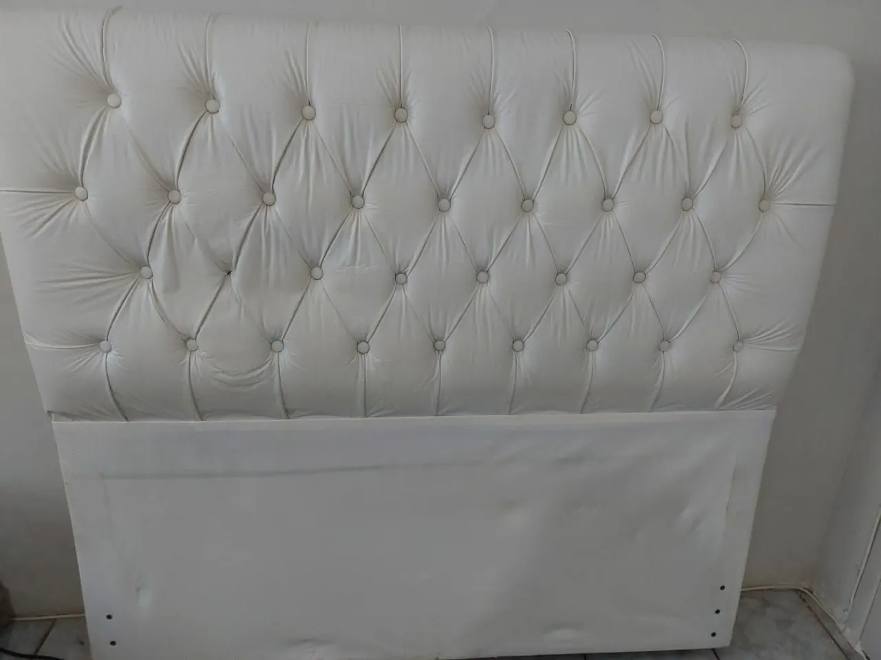 Cabeceira de Cama Estofada Branca