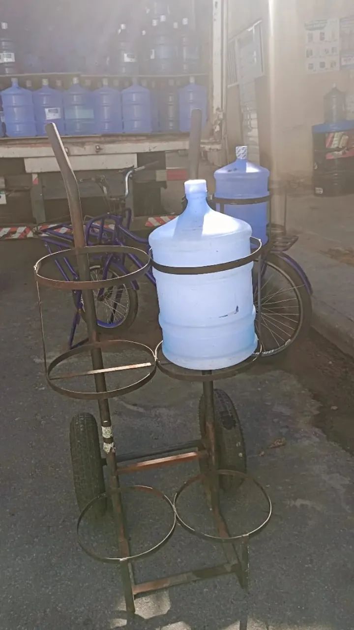 Carrinho para água mineral 20 litros. - Foto 3