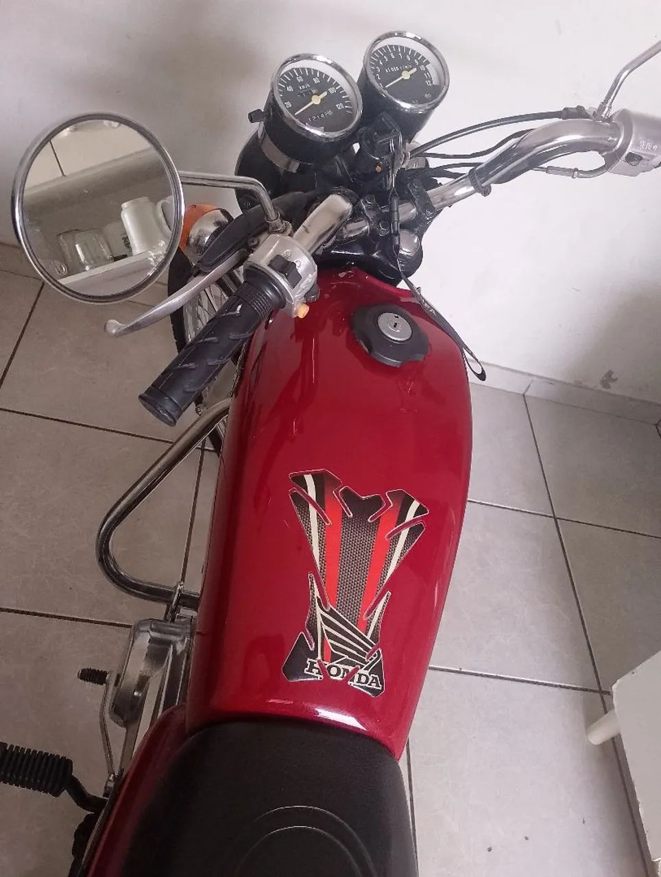 Vede se Ano  81 tracar