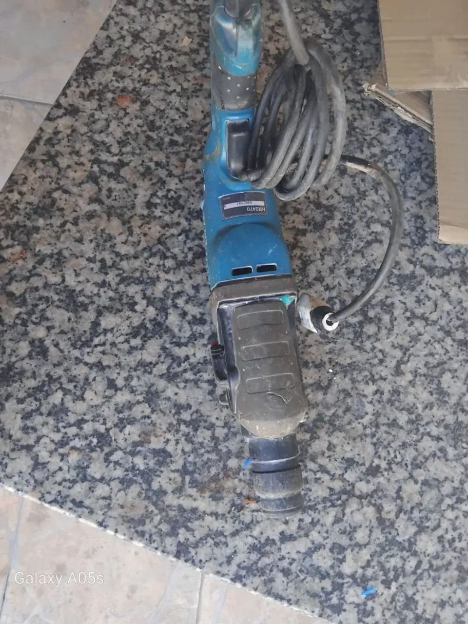 Furadeira HR2470