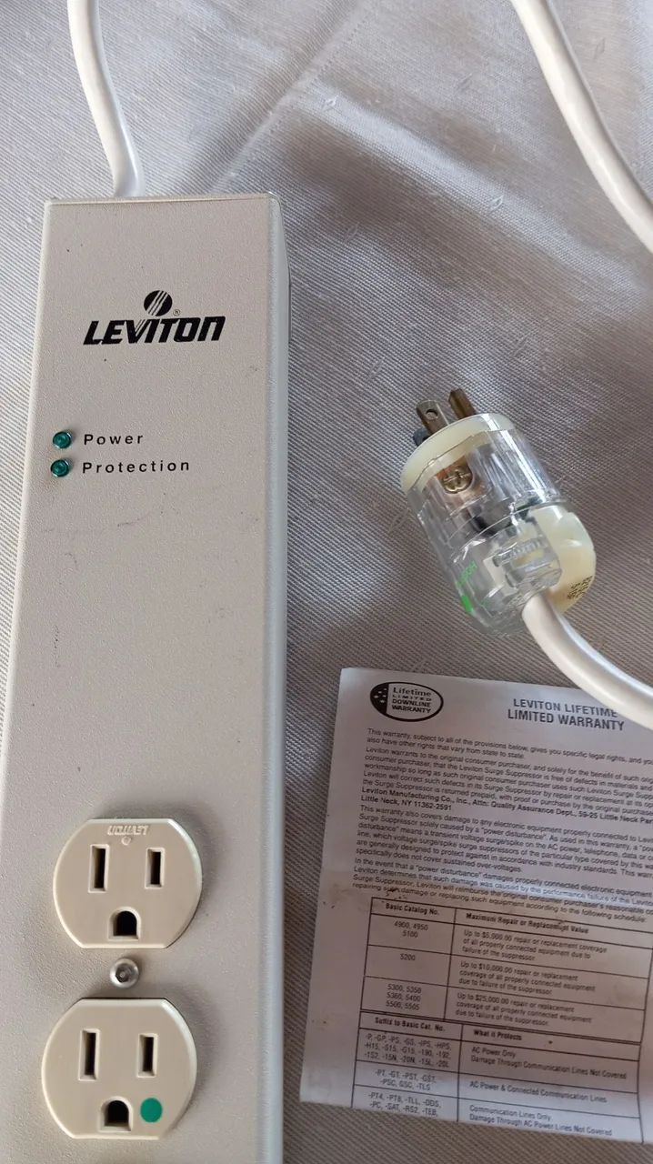 Régua de Tomadas High-End Leviton americana  - Foto 5