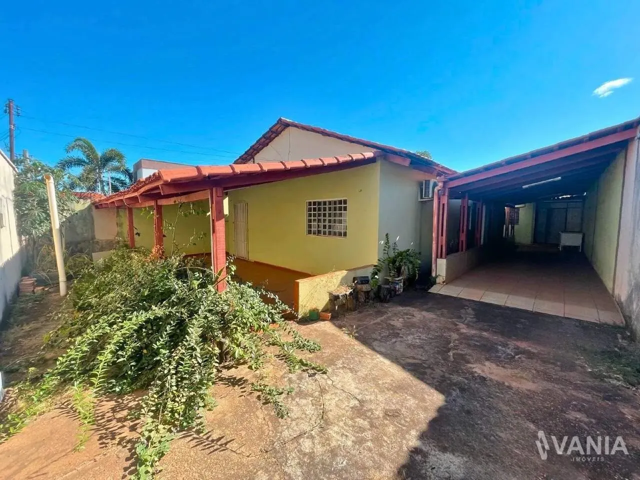 Casa c/ 3 quartos sendo 1 suíte com closet + Edícula na 504 norte