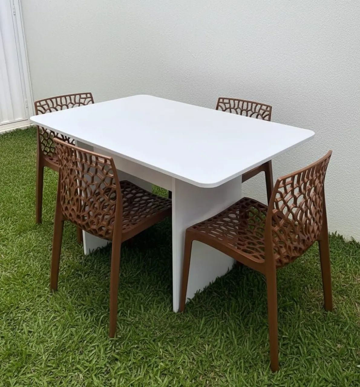 Mesa e cadeiras 