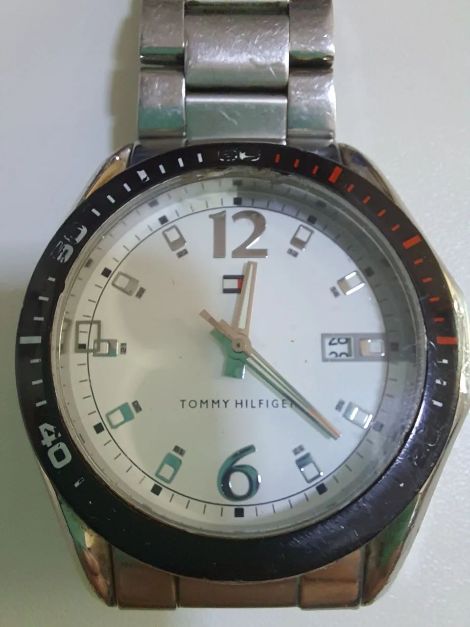 Elegante Tommy Hilfinger aço - original