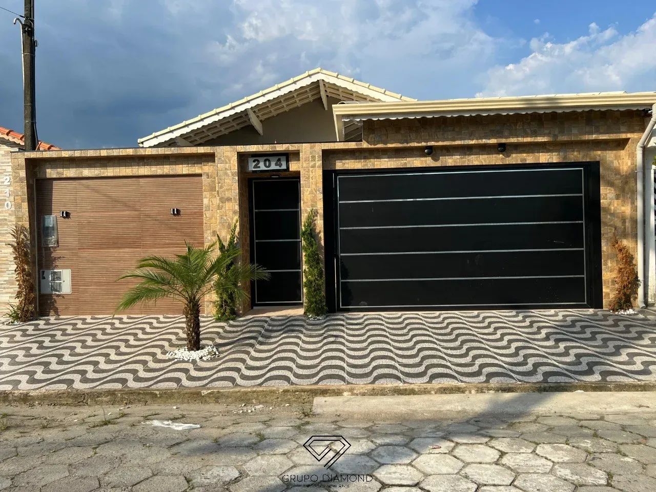 CASA COM PISCINA, 4 SUITES SENDO 1 MASTER PARA VENDA NA VILA CAIÇARA - Foto 3