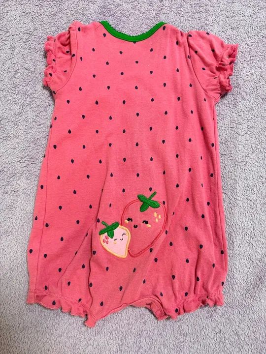 Macacão de Bebê - Morango - Foto 2