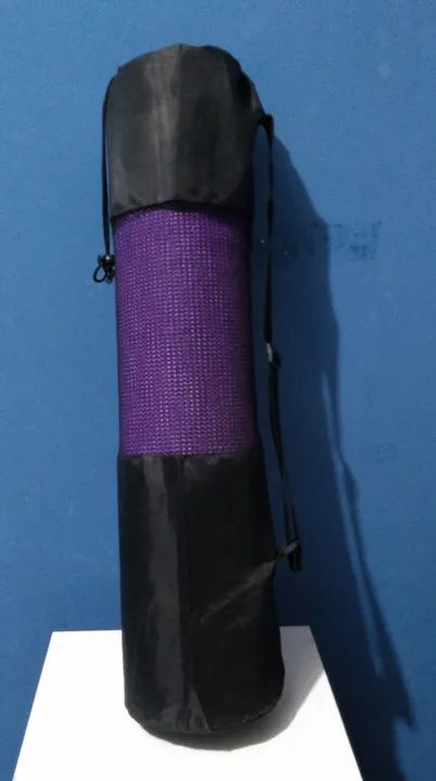 Tapete de yoga e pilates com bolsa para carregar em ótimo estado de conservação