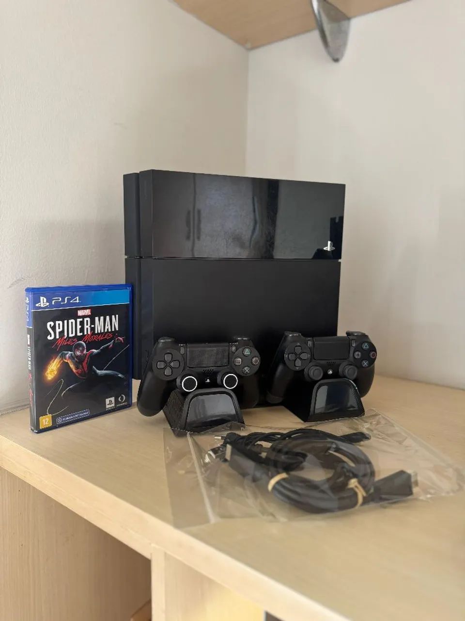 PlayStation 4 com Jogo Spider-Man: Miles Morales e Base multifuncional  - Foto 2