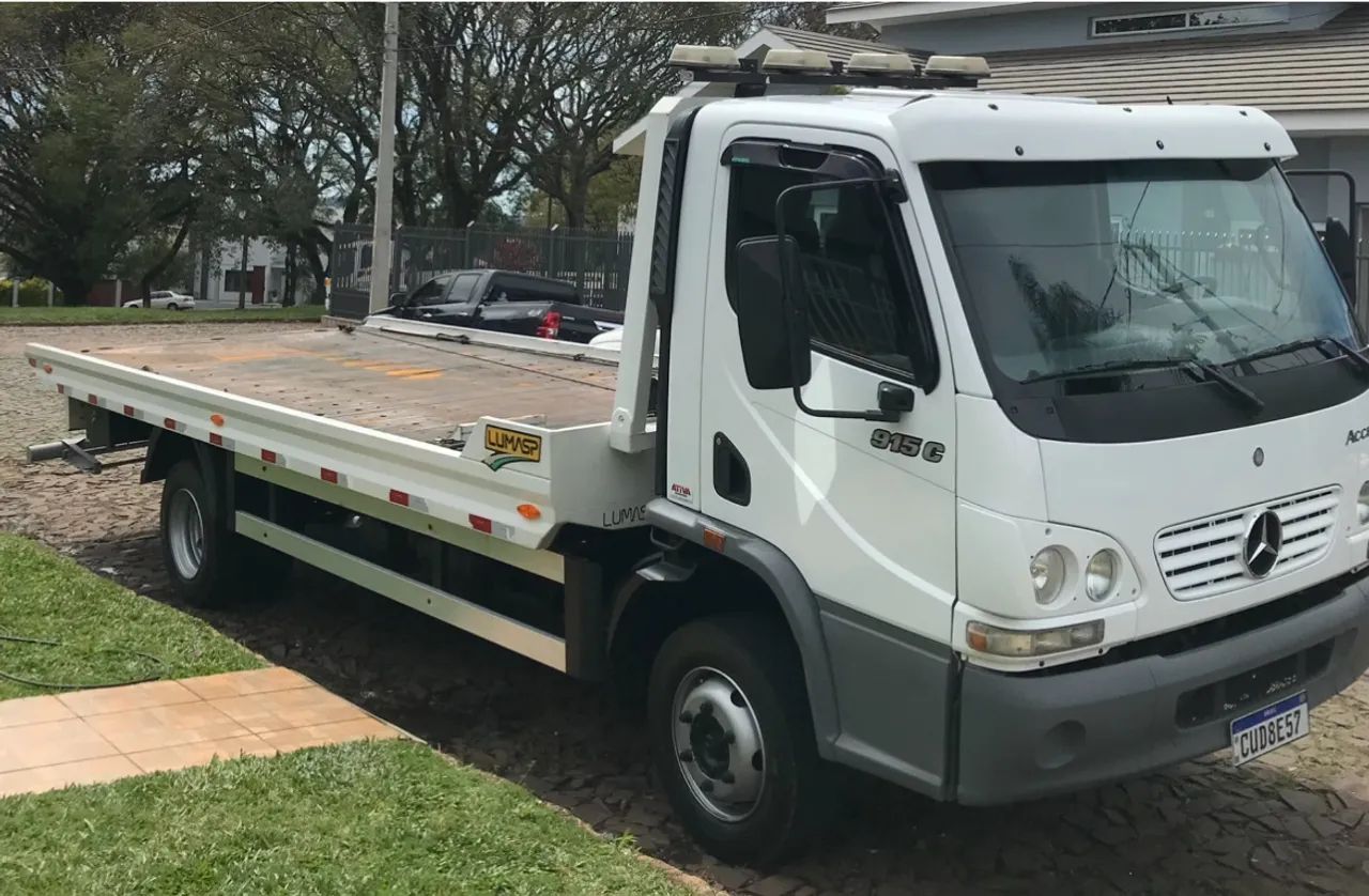 Accelo 915C Plataforma 6 mts com asa delta, puxava pallets, rodou metade Km vazio. - Foto 5