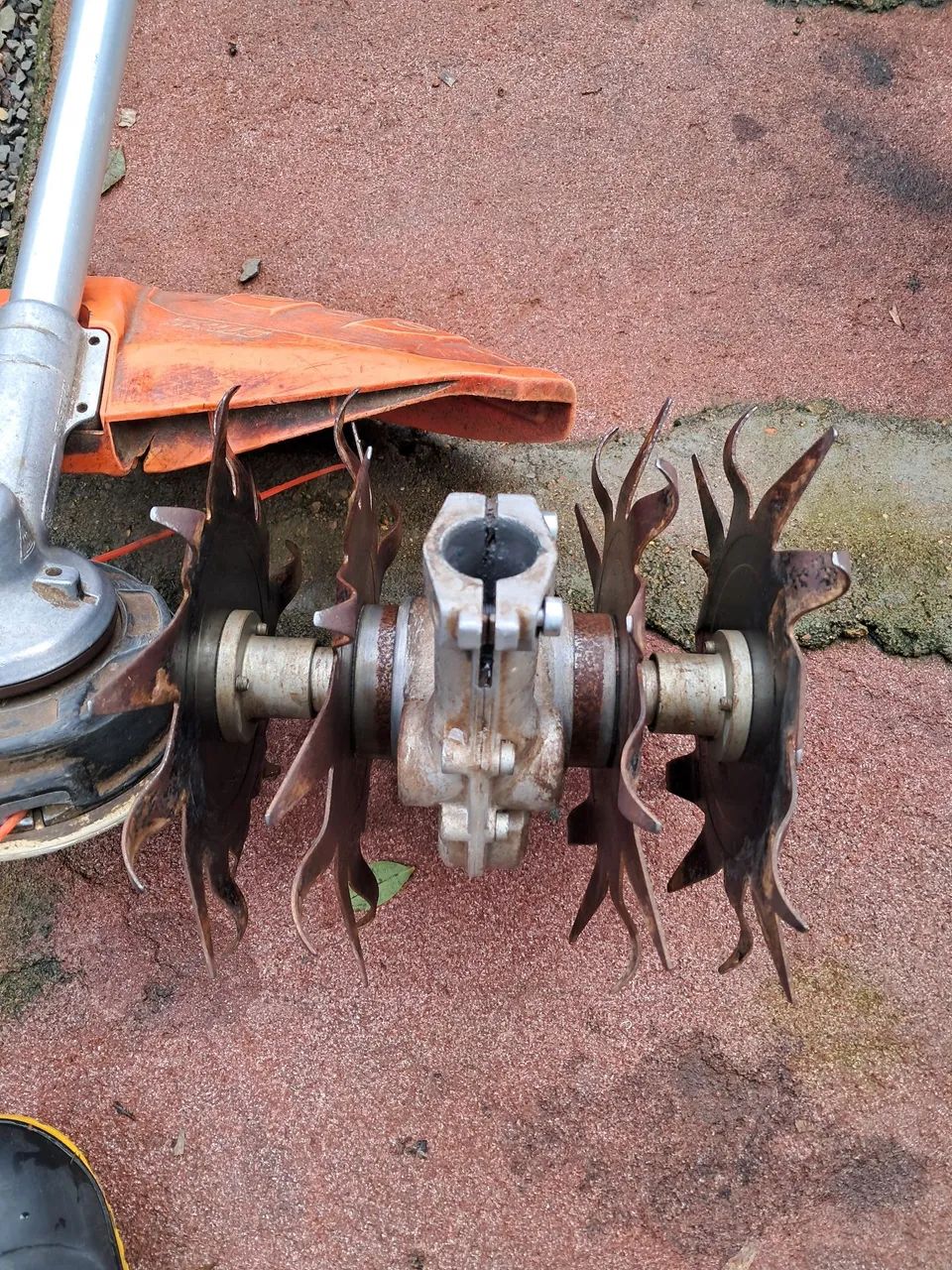 Enxada Rotativa para Roçadeira stil 120  - Foto 2