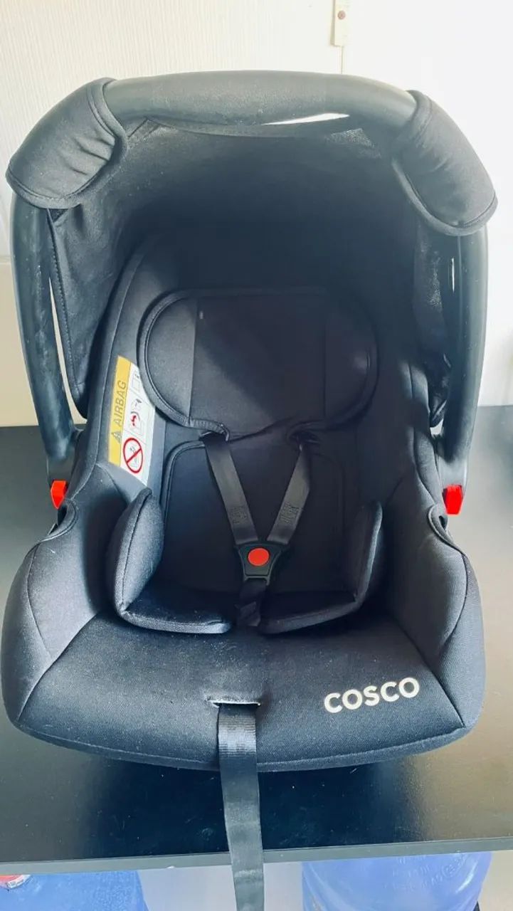 Vendo carrinho de bebê com bebê conforto  - Foto 5