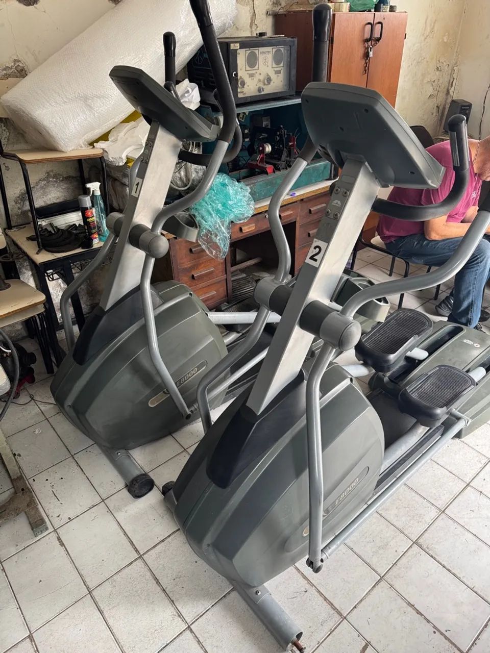 Elíptico Johson  E8000 