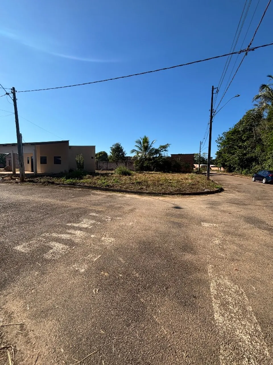 Vende-se terreno 325m² no Residencial Tropical pronto para construir