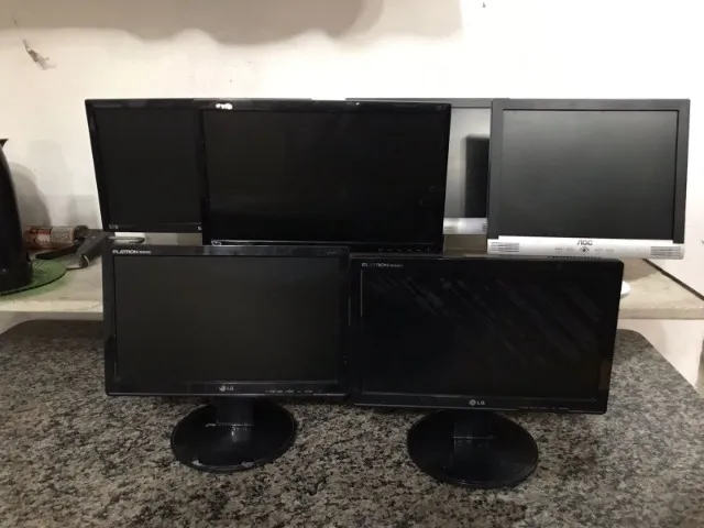 Lote de 6 Monitores com Defeito