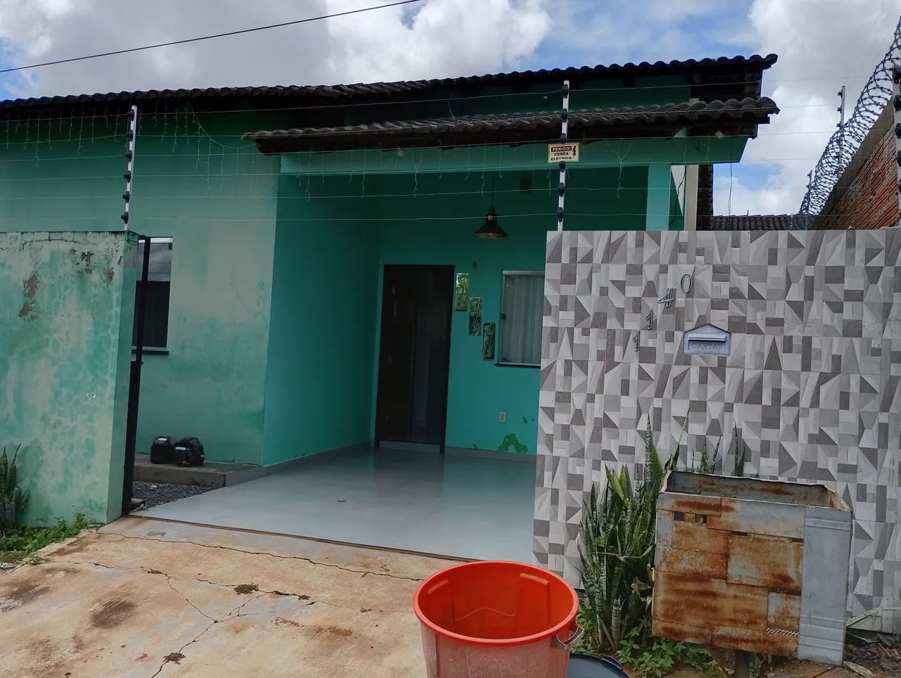 Aluga-se casa no cidade satélite