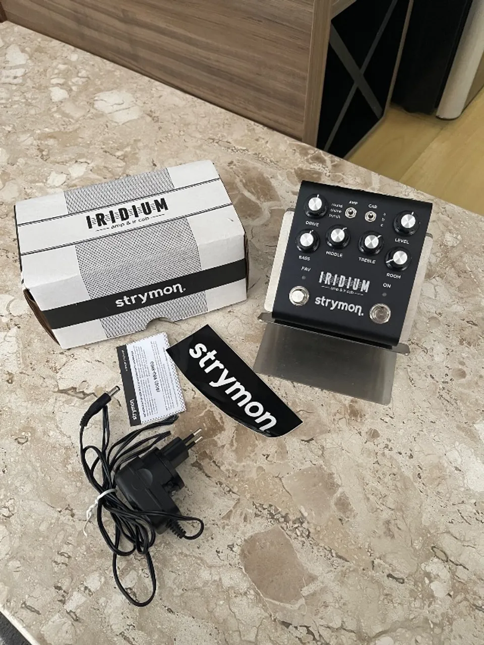 Pedal Strymon Flint V1 - Tremolo e Reverb - Instrumentos musicais