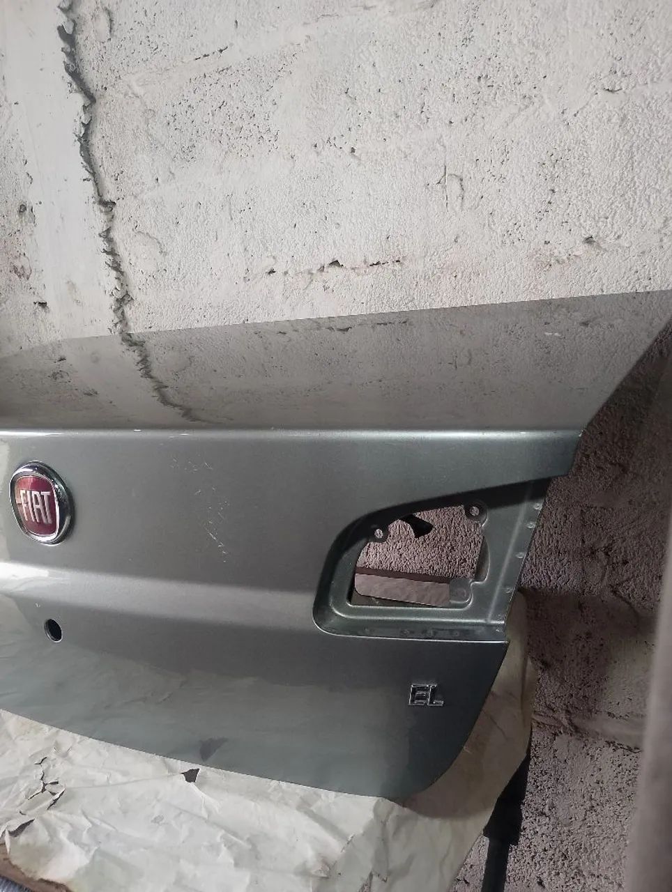 Tampa traseira do Siena  - Foto 3