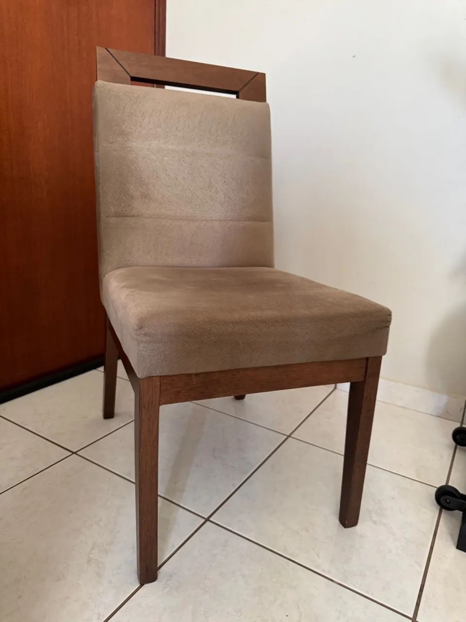 Mesa de Jantar com 4 Cadeiras - Foto 5