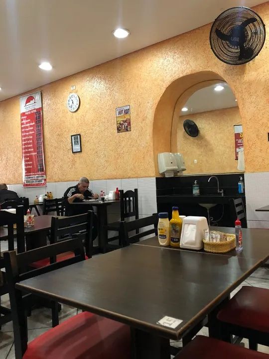 Restaurante e lanchonete ao lado do Templo de Salomão - LL 40 mil