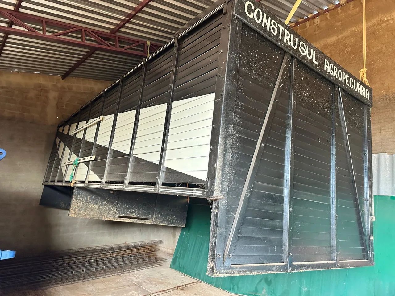 Carreta para transporte de animais