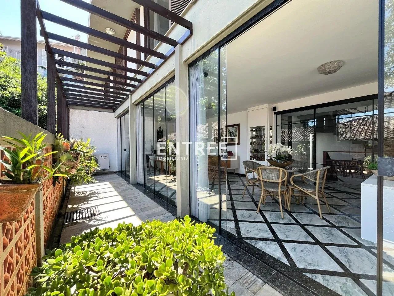 Casa 5 Quartos (sendo 2 Suítes) e 4 Vagas - Agronômica - Foto 4