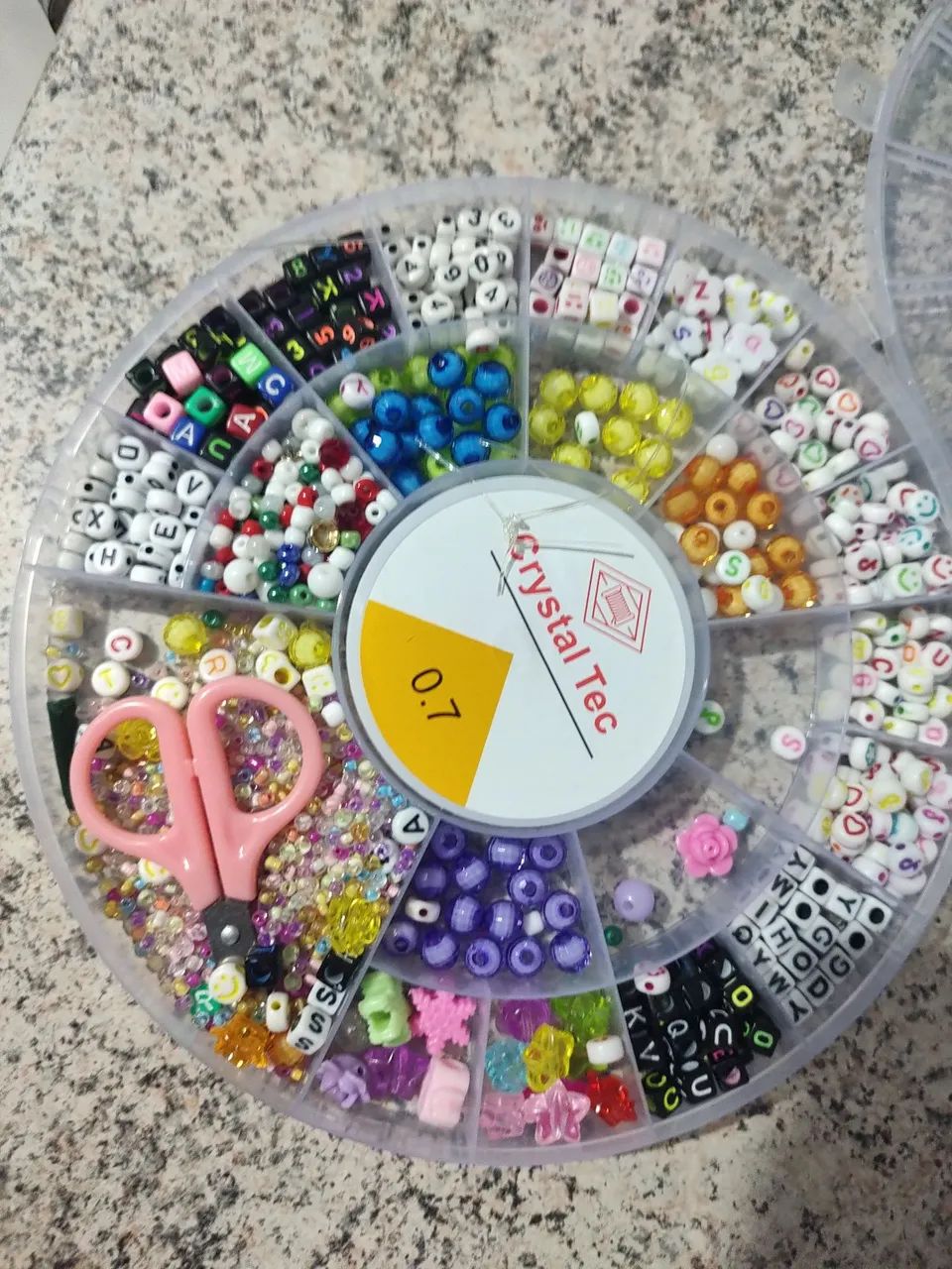 Kit de miçangas colorido para criar pulseiras e colares - Foto 3