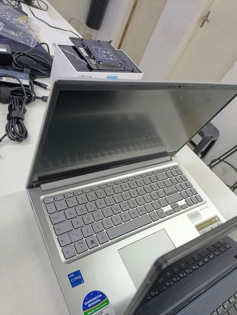 Lote de 3 Asus no estado sem carregador sem bateria  - Foto 3