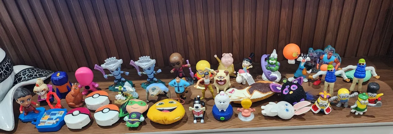 Vendo lote com brinquedos do Mc lanche feliz