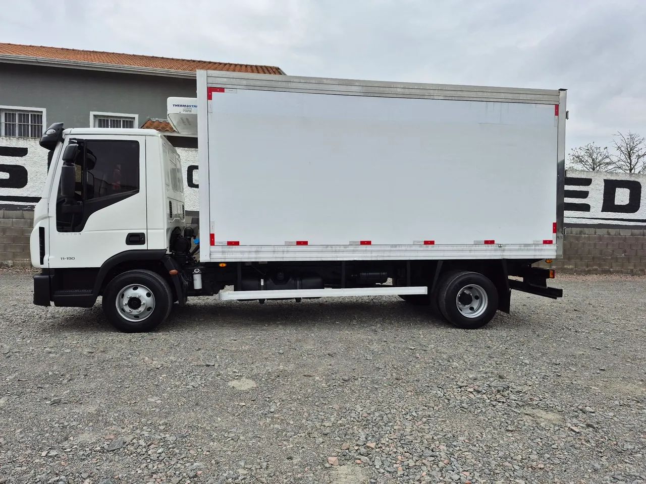 Iveco Tector 11-190 câmara fria  - Foto 14
