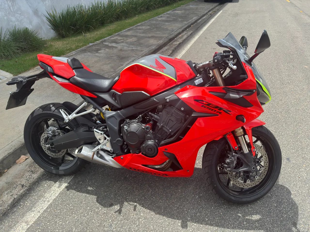 CBR 650R - Foto 2
