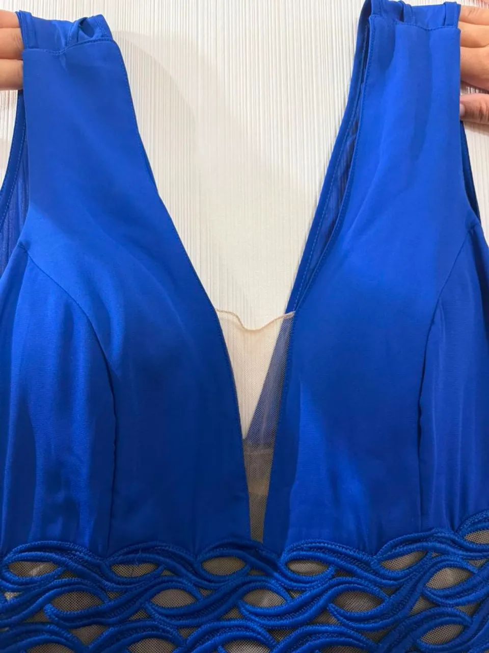 Vestido azul, tamanho 44, com decote e detalhes  - Foto 2