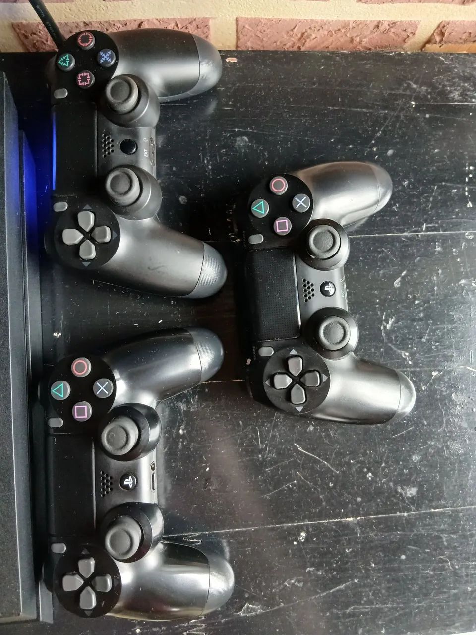 PS4 C/ TRÊS CONTROLE - Foto 3