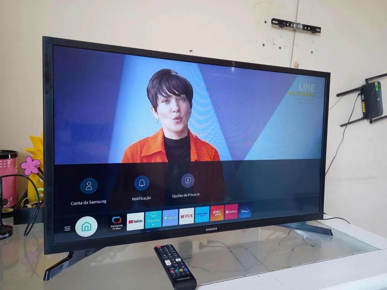 Smart tv de 32Pol toda no plástico 