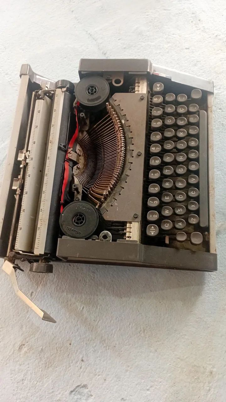 Máquina de escrever antiga 439274996121610240