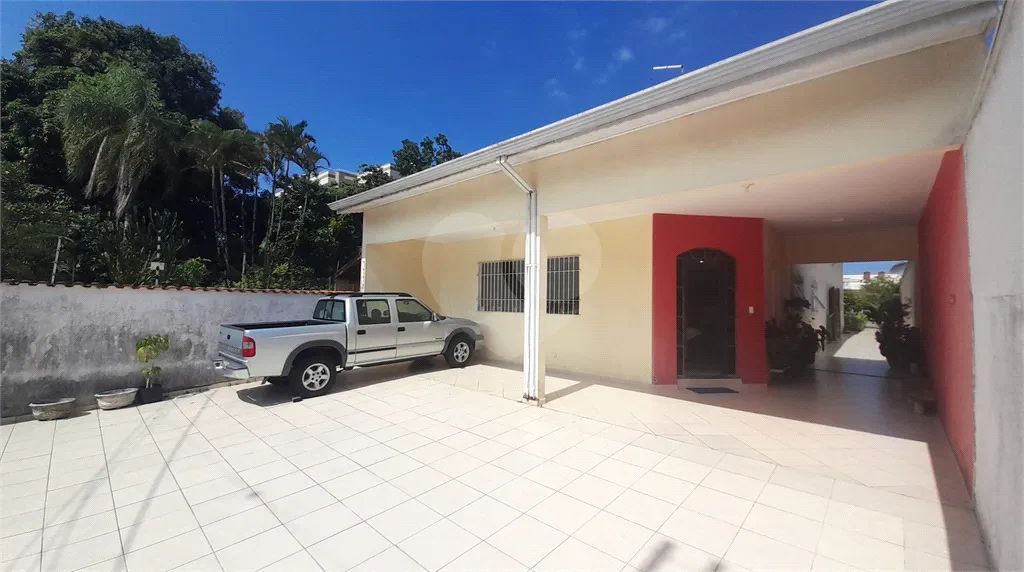 Casa com 3 quartos à venda em Centro - SP