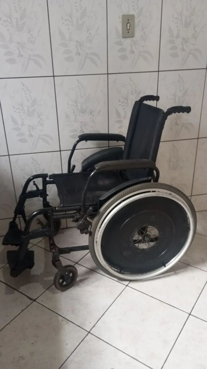 Cadeira de rodas. - Foto 5