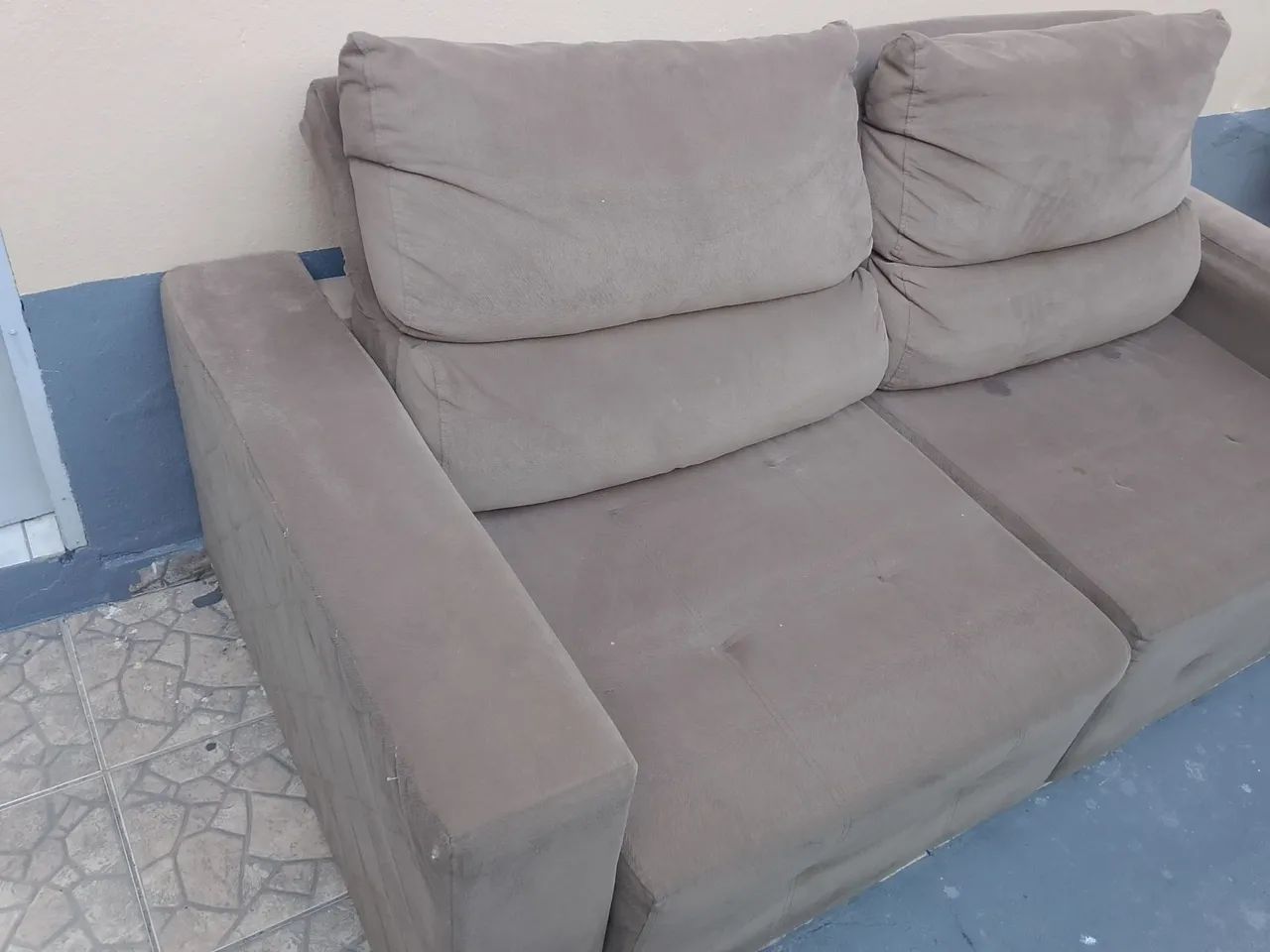 Sofá Extensível Suede Cinza 2 Lugares - Retirada no Japiim - Foto 2