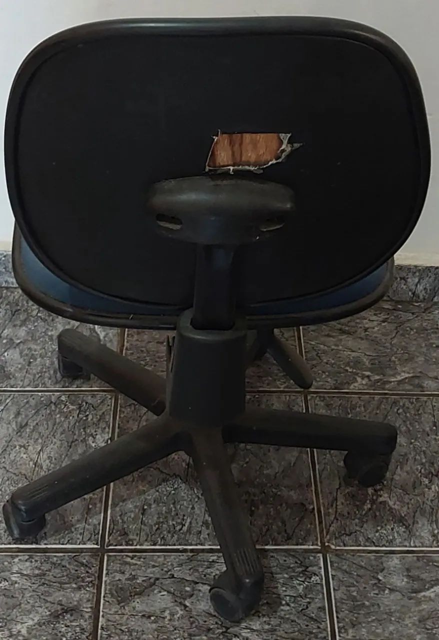 Cadeira Ergonômica Giratória - Foto 2