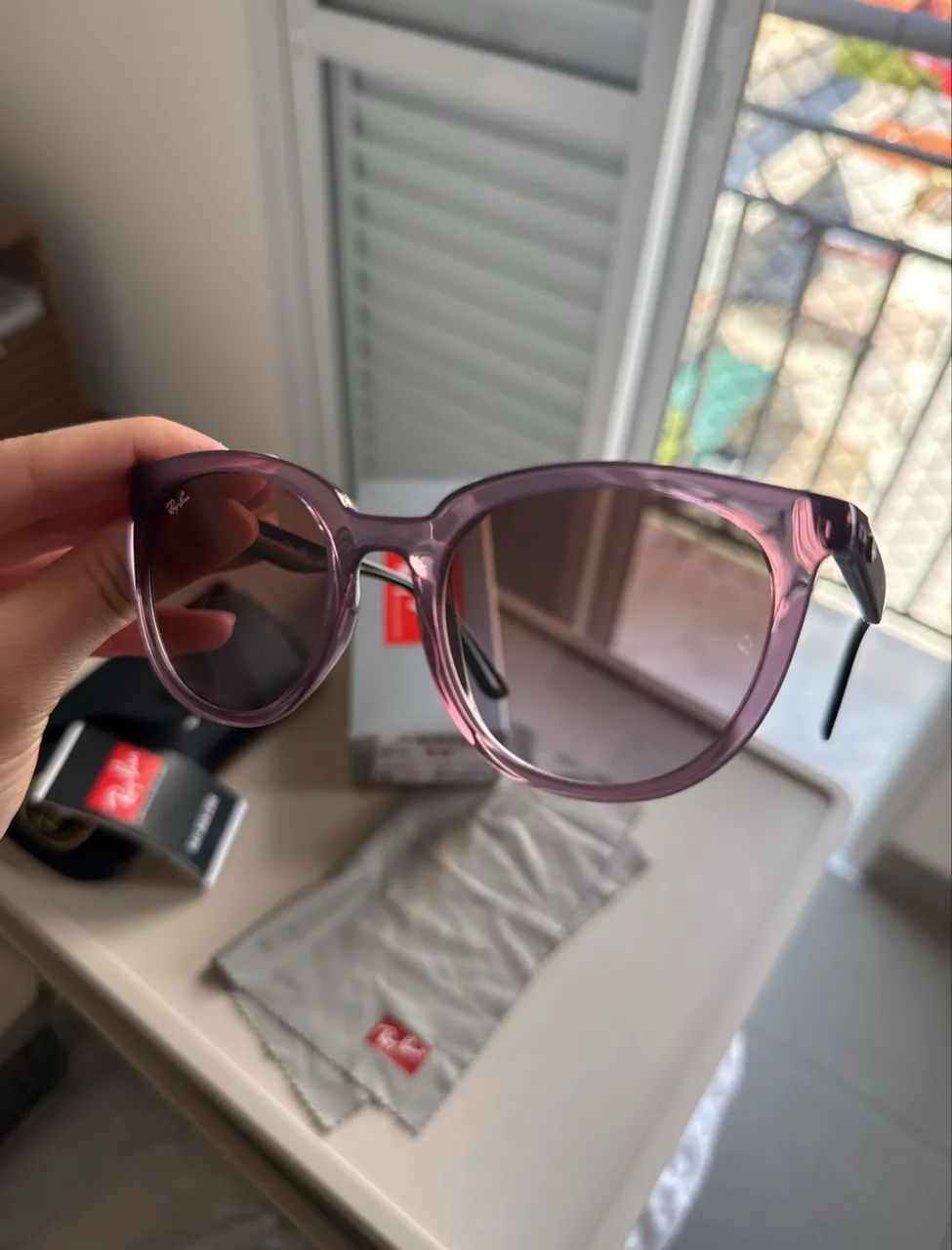 Óculos de sol feminino Rayban armação translúcida