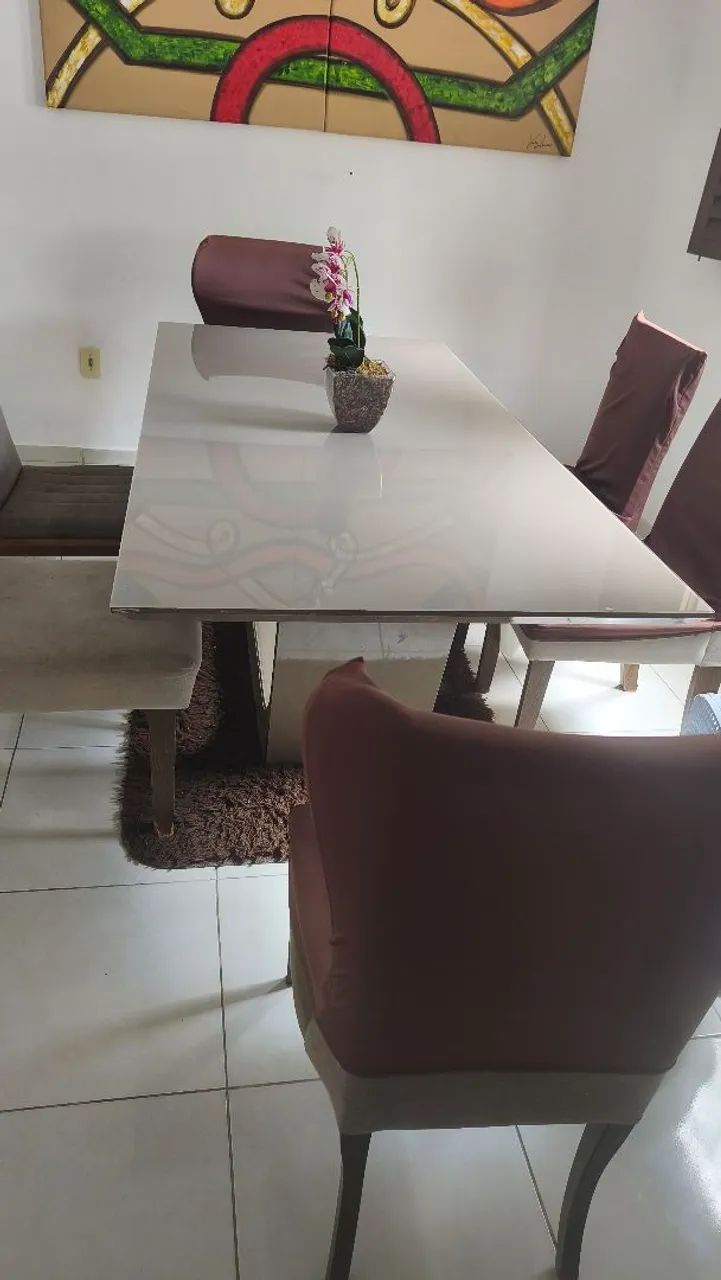 Vendo uma mesa 