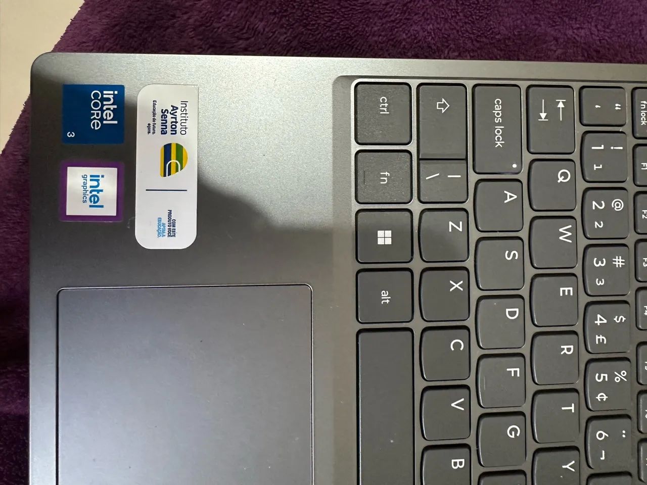 Lenovo IdeaPad Slim 3 15IRU10 - Foto 3