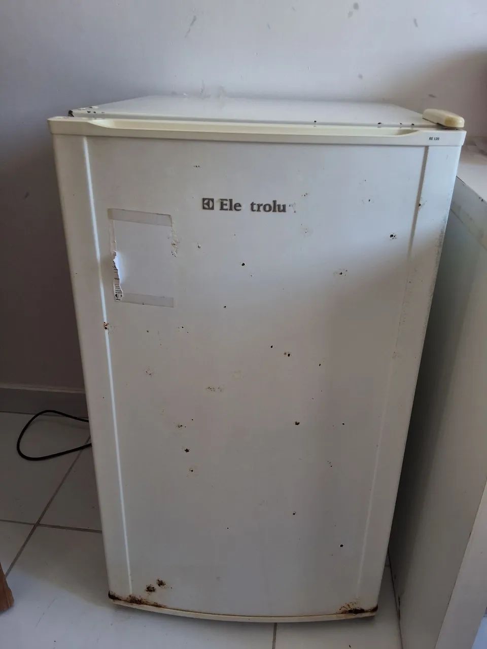 Frigobar electrolux r120 - Foto 5