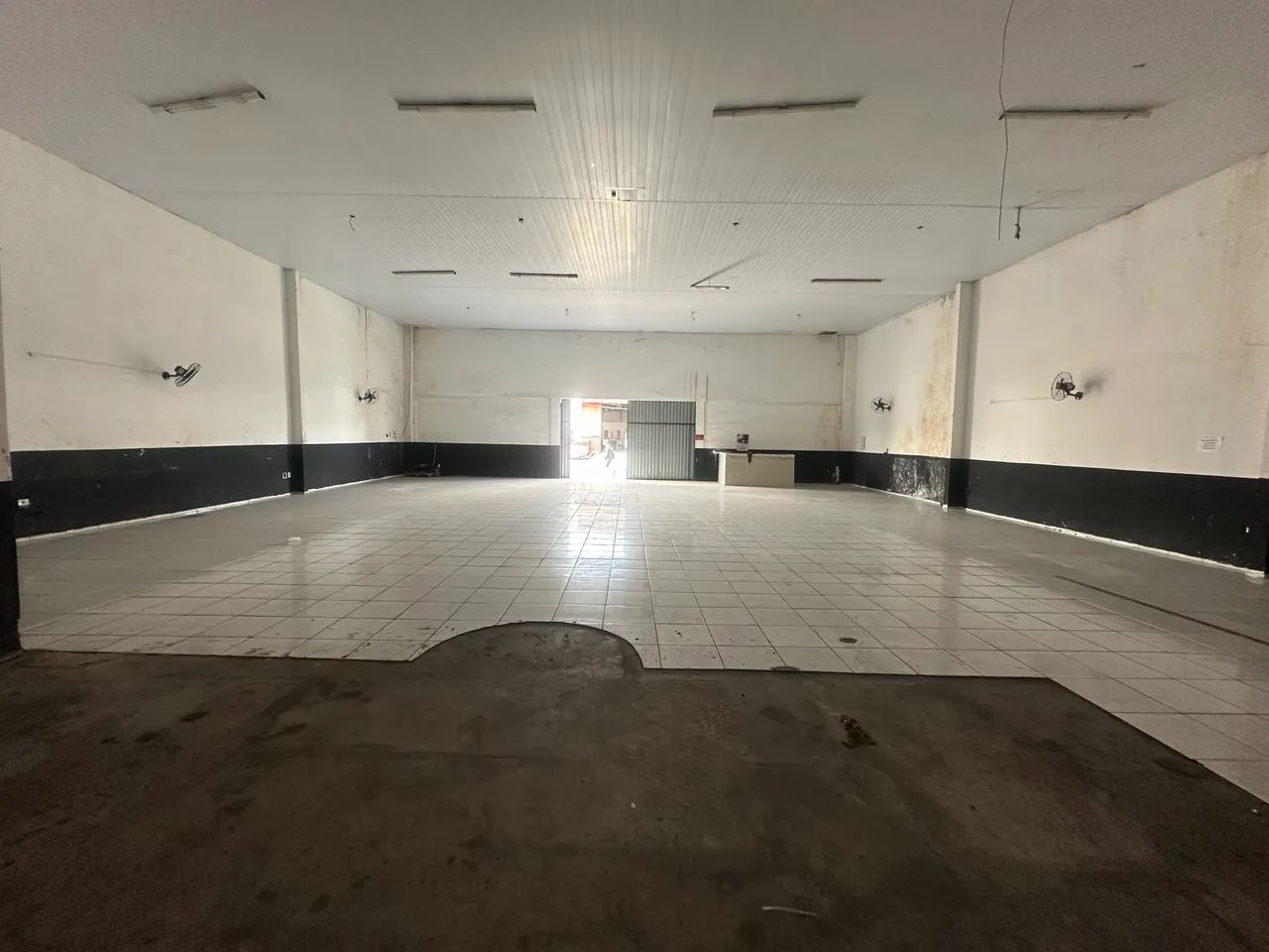 ALUGO GALPÃO NO CENTRO DA MESSEJANA  - Foto 4